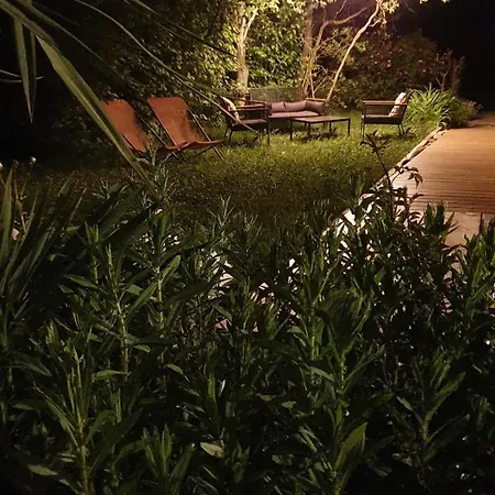 Nyaraló Les Syrphes *